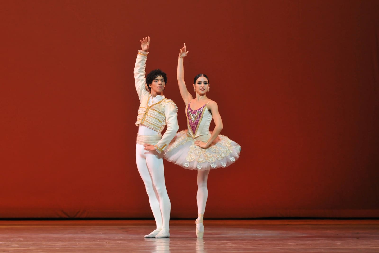 Alejandra Martínez en escena como bailarina de ballet